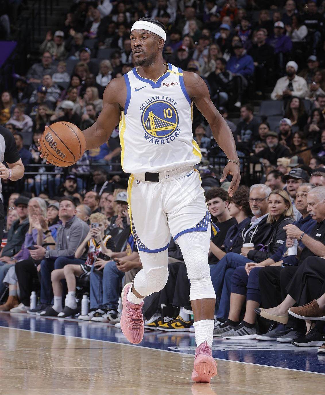 关于巴特勒重要时刻战术调整，澳大利亚队带队取胜！的信息